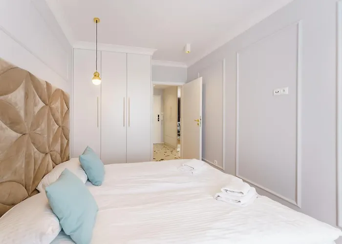 Westin House 303 3* קולובז'ג