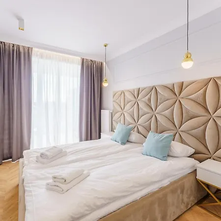 Aparthotel Westin House 303 3*