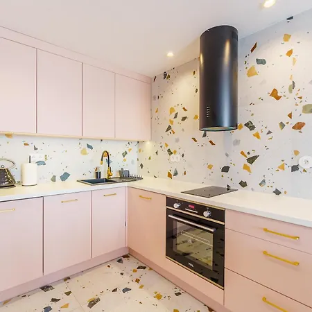 Westin House 303 Aparthotel 3*