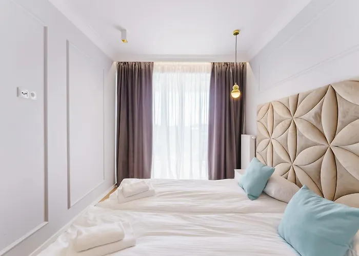 Aparthotel Westin House 303 3*